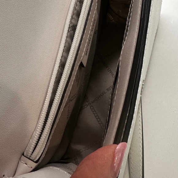 Michael Kors Jet Set Large Fulflap Chain Saffiano Leather Crossbody Bag White - Picture 3 of 9